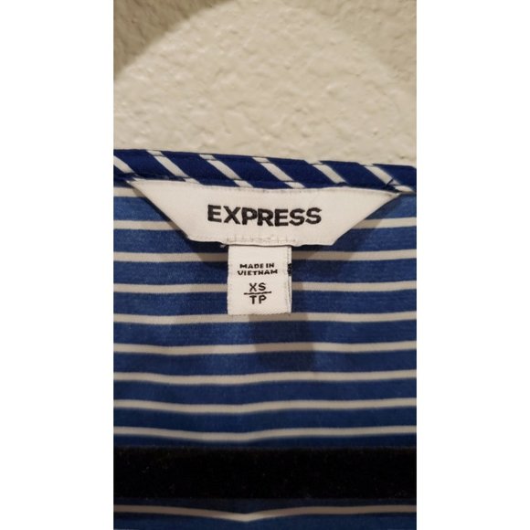 EXPRESS Zipper V-neck Striped Blouse - Picture 4 of 4